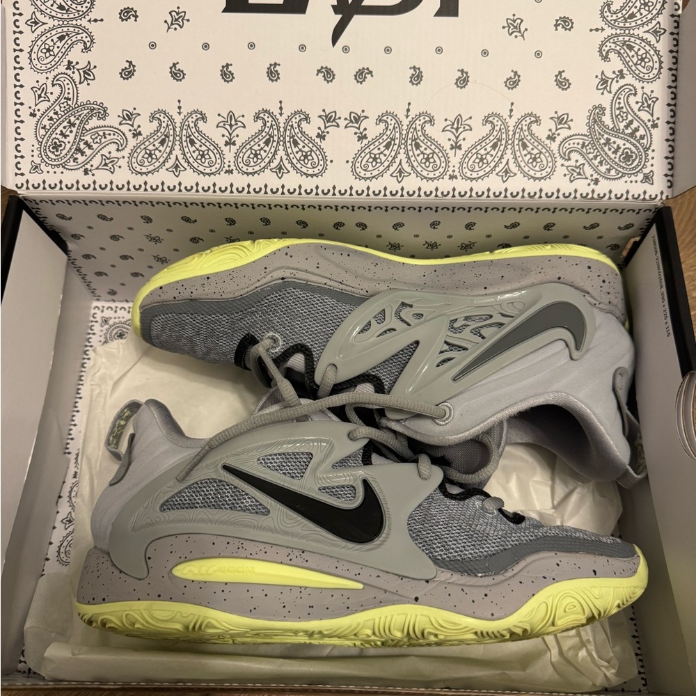 Nike Kids Gray and Lime Sneakers